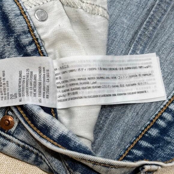 Abercrombie & Fitch Ultra High Rise Light Wash Distressed Cropped Jeans - Picture 5 of 9